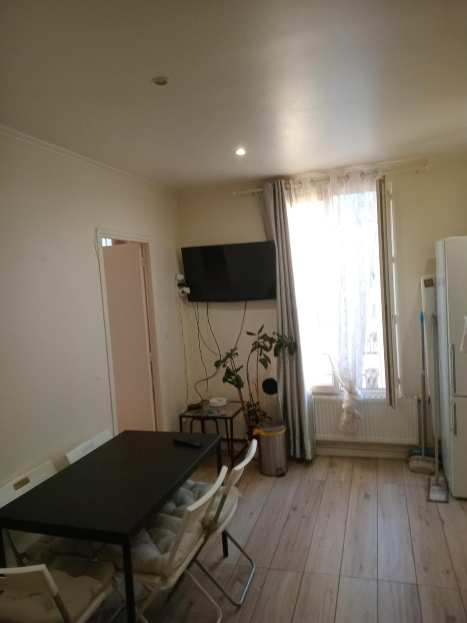 2 Pieces Proche Centre Apartment Paris
